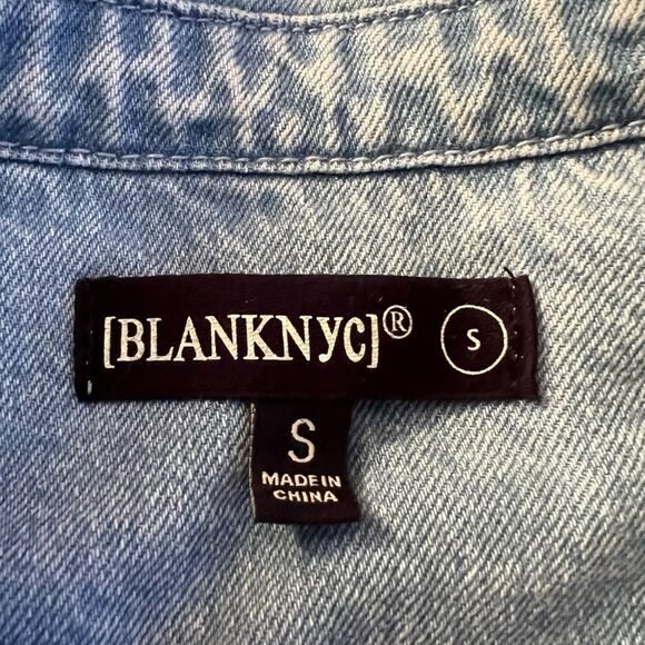 NWT! Blank NYC light denim shirt. Size small - Picture 3 of 8
